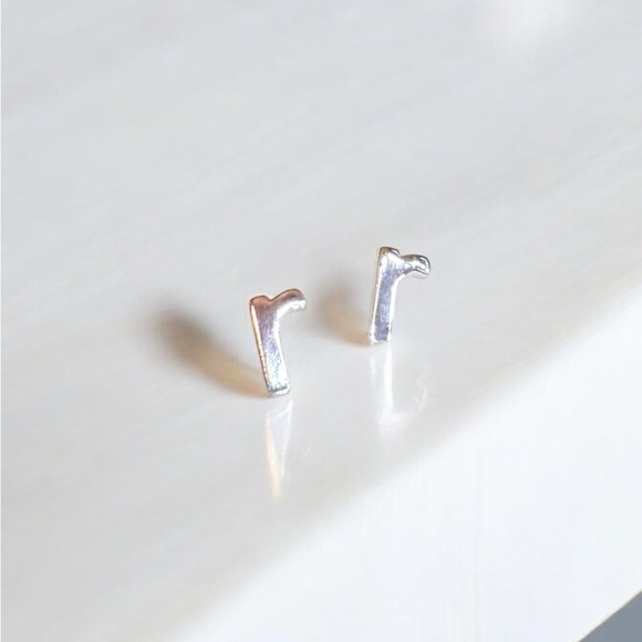Sterling Silver Initial ‘r’ Stud Earrings - Picture 2 of 8